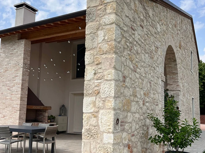 Demolizione e ricostruzione abitazione signorile